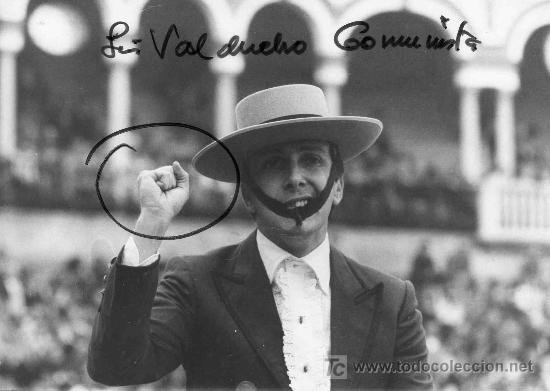 Tauromachia: FOTOGRAFIA ORIGINAL DE ARJONA AL REJONEADOR LUIS VALDENEBRO, CONDE DE SAN REMY, CON EL PU&Ntilde;O ALZADO.