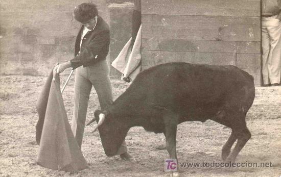 Tauromachia: FOTOGRAFIA ORIGINAL DE ARJONA A MAXIMO VALVERDE EN UNA CAPEA.