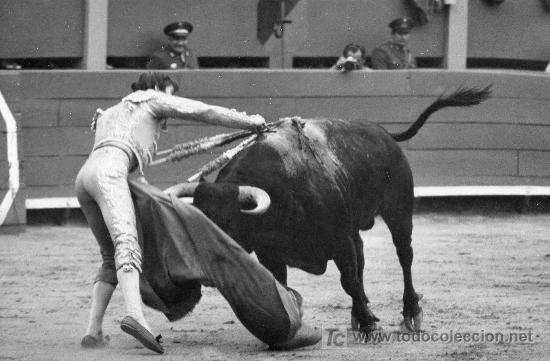 Bullfighting: FOTOGRAFIA ORIGINAL AL DIESTRO ANGEL TERUEL. PLAZA DE TOROS DE LIMA, PERU.