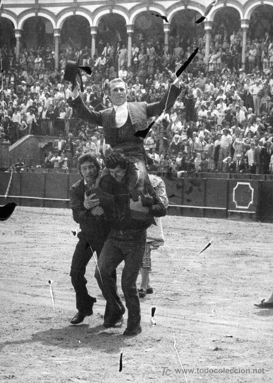 Tauromaquia: FOTOGRAFIA ORIGINAL AL REJONEADOR A. IGNACIO VARGAS. PLAZA DE TOROS DE SEVILLA.