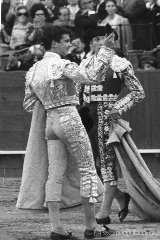 Bullfighting: FOTOGRAFIA ORIGINAL DE ARJONA AL DIESTRO ANGEL TERUEL. PLAZA DE TOROS DE SEVILLA.