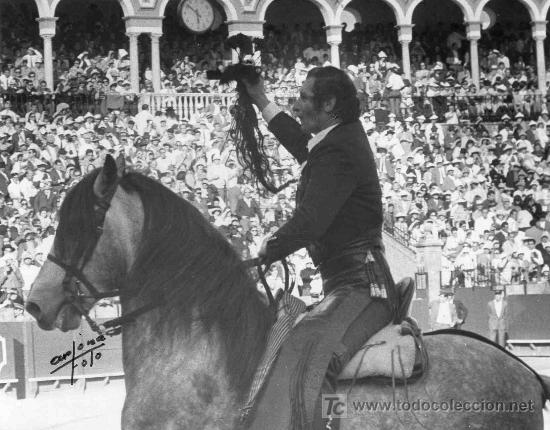 Tauromaquia: FOTOGRAFIA ORIGINAL AL REJONEADOR RAFAEL P&Egrave;RALTA. PLAZA DE TOROS DE SEVILLA.