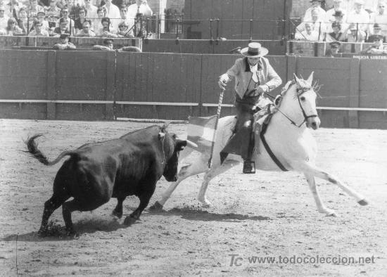 Tauromaquia: FOTOGRAFIA ORIGINAL AL REJONEADOR ANGEL P&Egrave;RALTA. PLAZA DE TOROS DE SEVILLA.