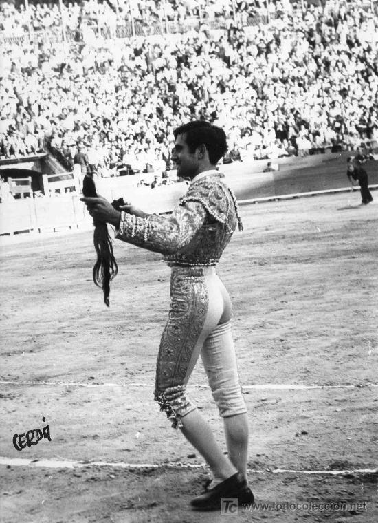Tauromachia: FOTOGRAFIA ORIGINAL DE JOSE CERDA AL DIESTRO AGAPITO SANCHEZ BEJARANO. PLAZA DE TOROS DE VALENCIA.