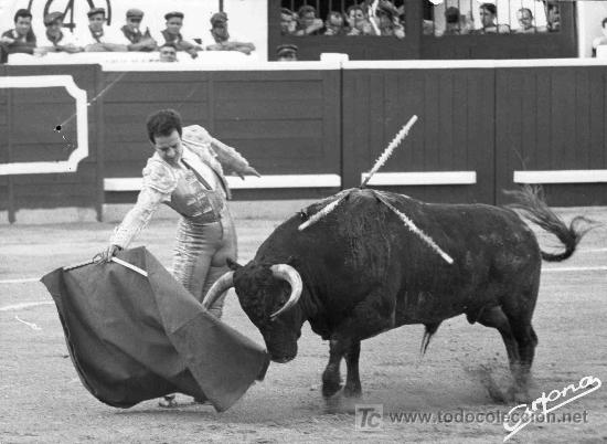 Tauromachia: FOTOGRAFIA ORIGINAL DE ARJONA AL MATADOR DIEGO PUERTA. PLAZA DE TOROS DE JAEN.