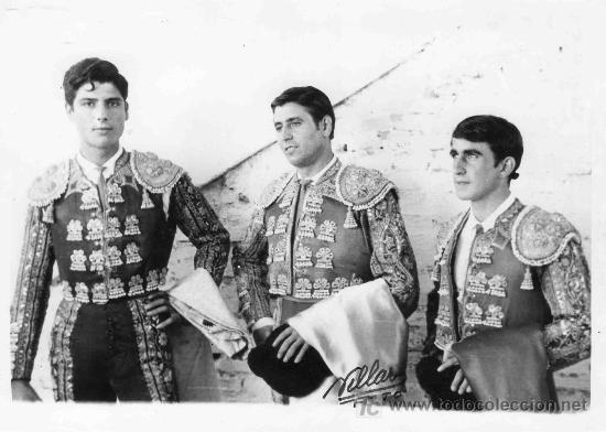 Tauromaquia: FOTOGRAFIA ORIGINAL DE VILLAR AL DIESTRO VAQUERITO ANTES DE SALIR A LA PLAZA.