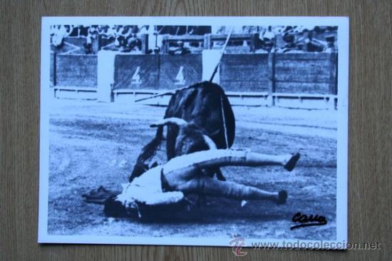 Tauromaquia: Reproducci&oacute;n de la fotograf&iacute;a de la cogida de Manolete por el toro de Curro Chica en Alicante.
