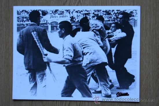 Tauromaquia: Reproducci&oacute;n de la fotograf&iacute;a de la cogida Manolete en Alicante,  el 29 de junio de 1945. Cano.