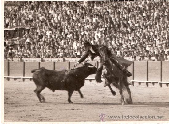 Tauromachie: FOTOGRAFIA DEL REJONEADOR. DUQUE DE PINOHERMOSO. SEVILLA.