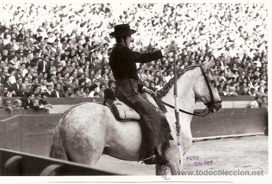Bullfighting: FOTOGRAFIA DEL REJONEADOR JUAN PEREZ DE GUZMAN. CASTELLON.