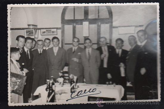 Tauromachia: FOTOGRAFIA DEL PRESIDENTE Y SECRETARIO DEL CLUB TAURINO CESAR GIRON Y OTROS. FOTO CANO