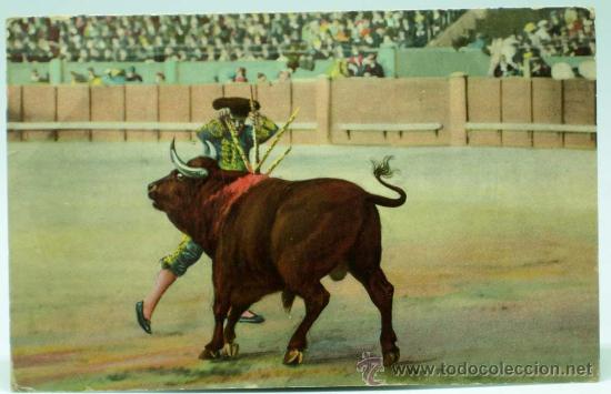 Tauromaquia: Postal Corrida toros Banderillas LL Madrid dividida sin circular