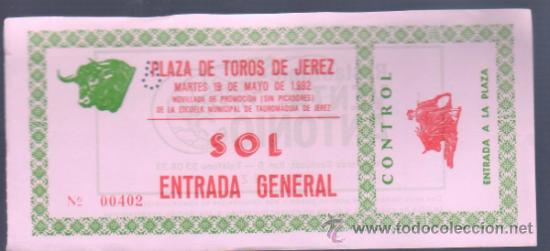 Tauromachia: ENTRADA DE TOROS ENTERA. PLAZA DE JEREZ. 1992.