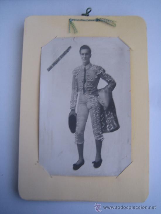 Tauromaquia: luis miguel dominguin - postal original de la epoca con marco de madera ejemplar raro