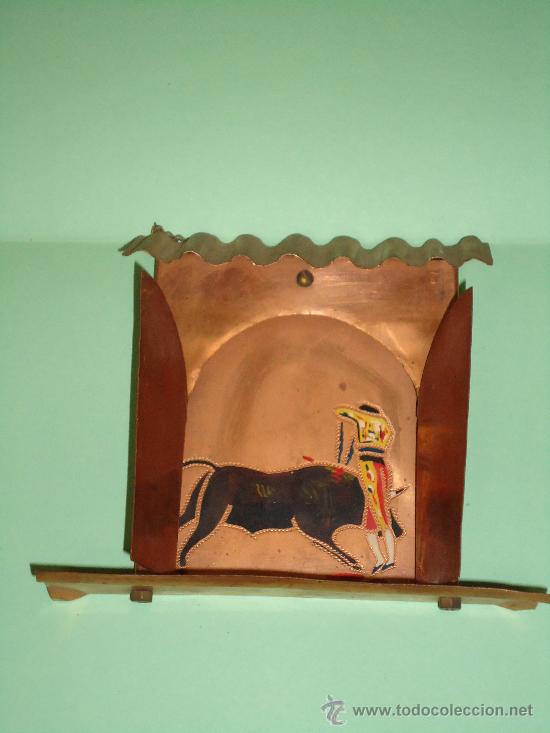 Tauromaquia: CASITA EN COBRE PARA COLGAR DE PARED CON MOTIVO TAURINO A&Ntilde;OS 50  -B