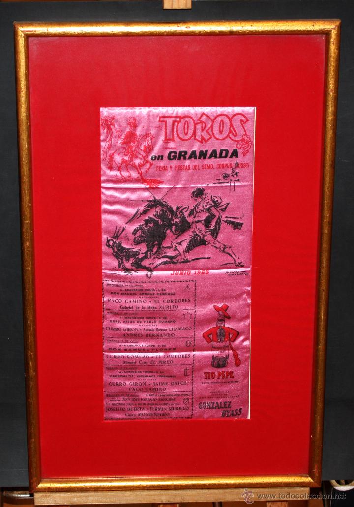 Tauromaquia: CARTEL TAURINO EN SEDA. GRANADA DEL 1965. CON PROPAGANDA DEL TIO PEPE Y GONZALEZ BYASS