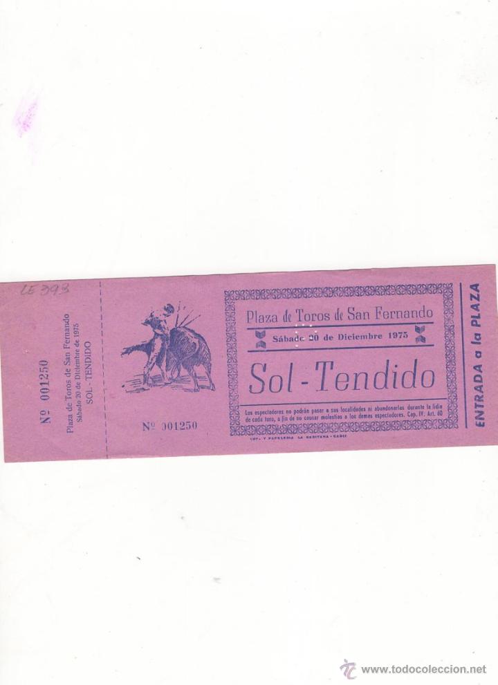 Tauromachia: ENTRADA DE TOROS, PLAZA DE TOROS DE SAN FERNANDO, 1975.