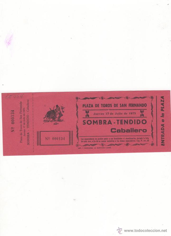 Tauromachia: ENTRADA DE TOROS, PLAZA DE TOROS DE SAN FERNANDO, 1975.