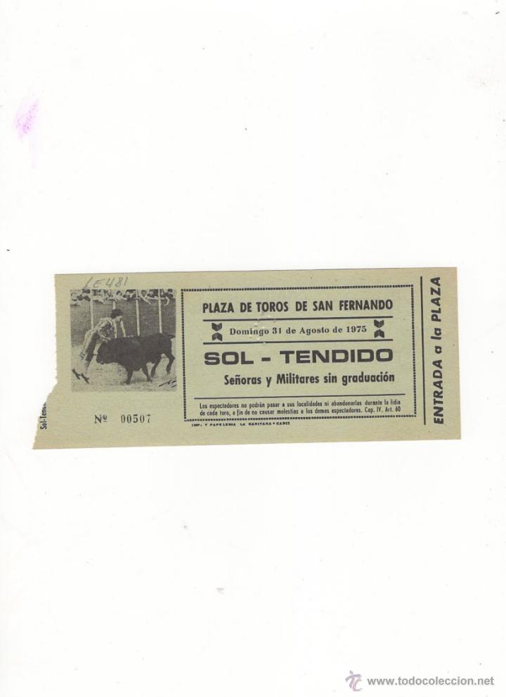 Tauromachia: ENTRADA DE TOROS, PLAZA DE TOROS DE SAN FERNANDO, 1975.