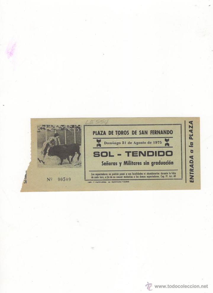 Tauromachia: ENTRADA DE TOROS, PLAZA DE TOROS DE SAN FERNANDO, 1975.