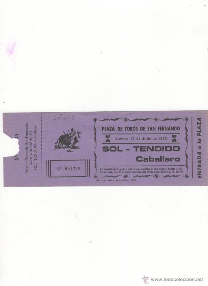 Tauromachia: ENTRADA DE TOROS, PLAZA DE TOROS DE SAN FERNANDO, 1975.