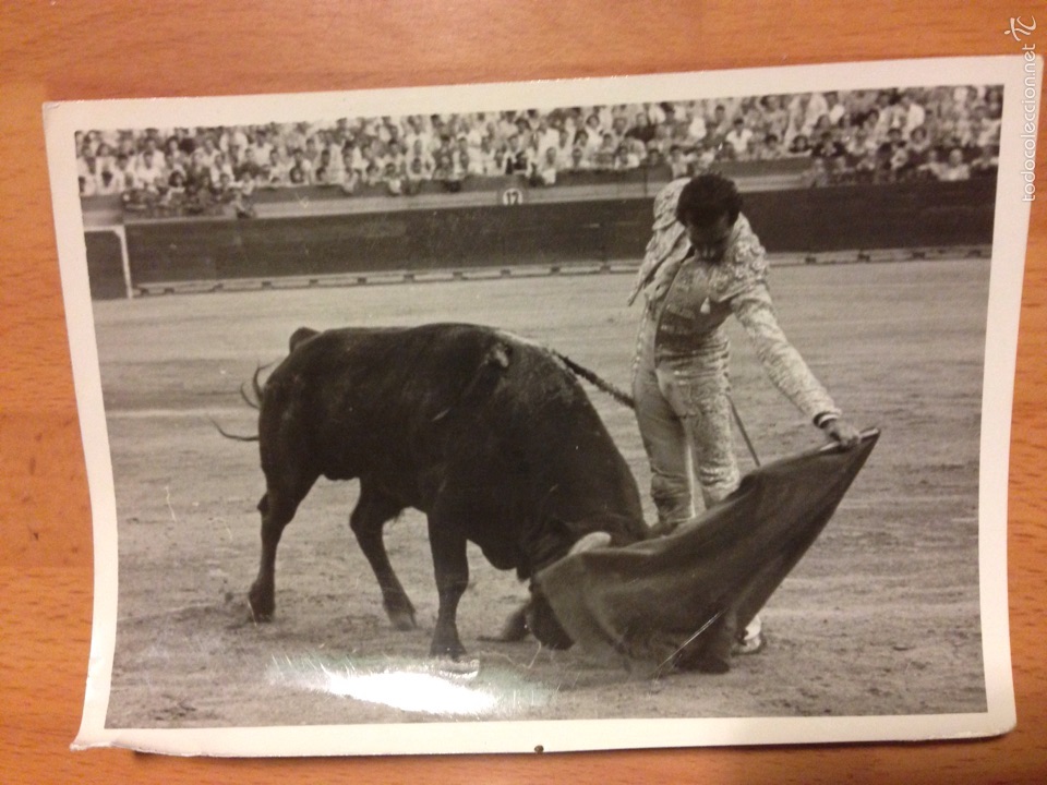 Tauromaquia: Foto original del torero Luis Miguel dominguin en una corrida de toros 1951.valencia foto Luis Vidal