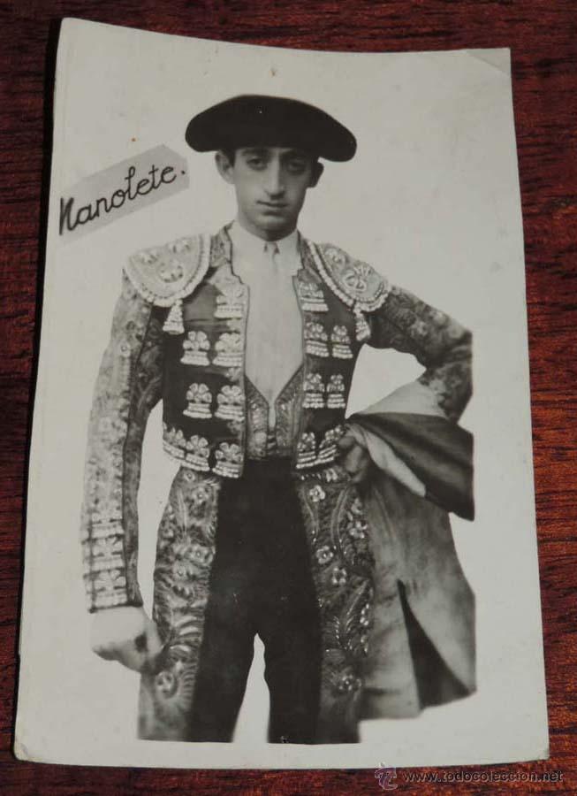 Tauromaquia: FOTO POSTAL DE DEL TORERO MANOLETE, TOROS, NO CIRCULADA.