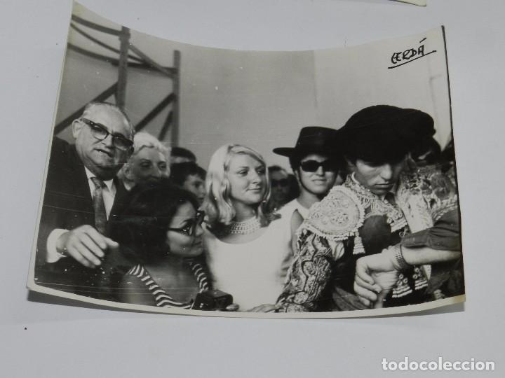Bullfighting: FOTOGRAFIA DE MANUEL BENITEZ EL CORDOBES JUNTO CON EL GOBERNADOR CIVIL DE ALICANTE D. FELIPE ARCHE H