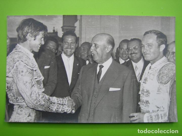 Tauromaquia: Foto del Cordobes y Franco. Medidas 13,5x8,5 cm