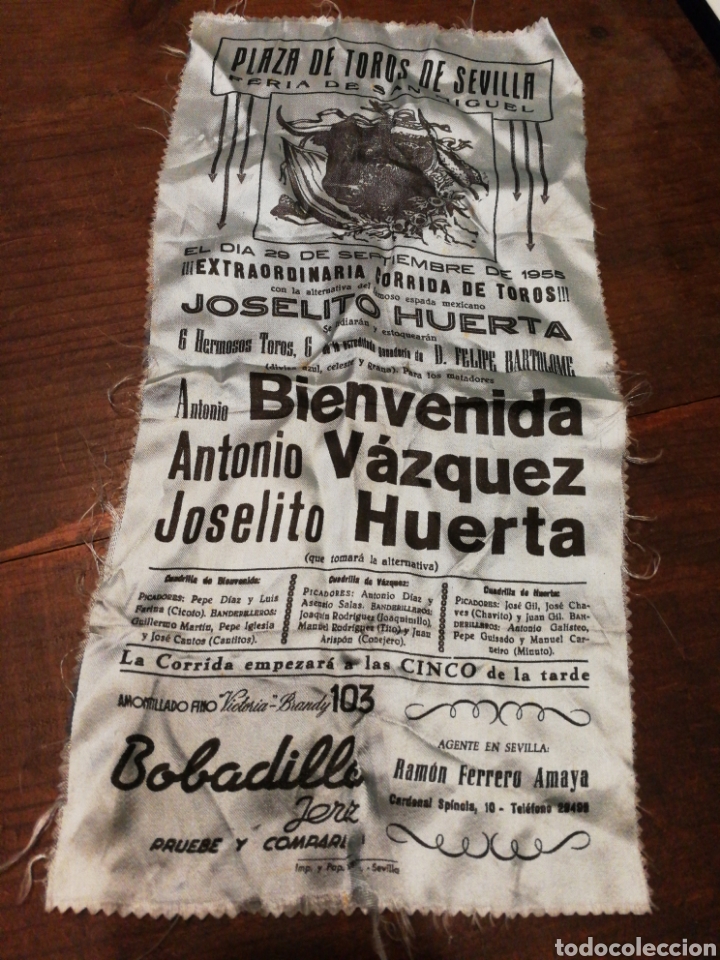 Tauromaquia: CARTEL EN TELA TAURINO- JOSELITO HUERTA, A.BIENVENIDA, A.V&Aacute;ZQUEZ (PLAZA TOROS SEVILLA), 1955.