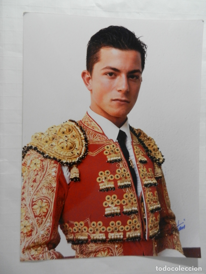Bullfighting: FOTOGRAF&Iacute;A DEL TORERO GABRIEL PICAZO - FOTO BOT&Aacute;N MADRID 2002.