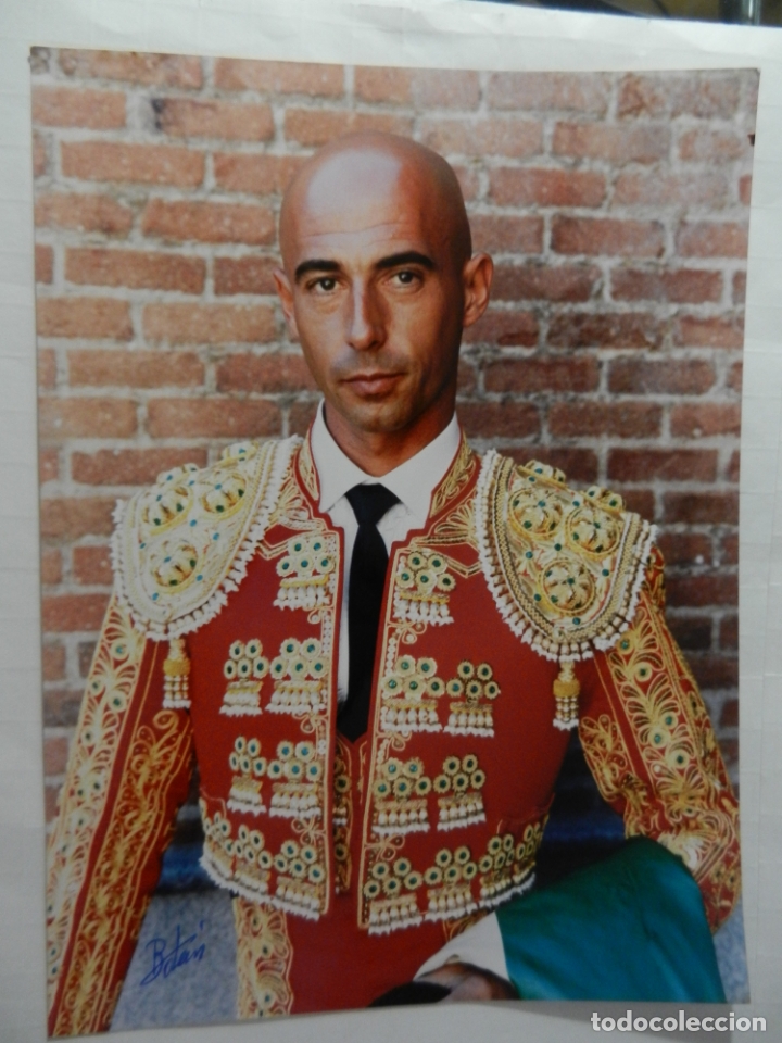 Bullfighting: FOTOGRAF&Iacute;A DEL TORERO CUQUI DE UTRERA - FOTO BOT&Aacute;N MADRID 2002.