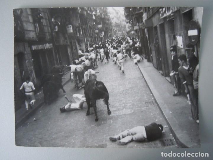 Tauromaquia: FOTOGRAFIA TOROS ENCIERRO SAN FERMIN JULIO 1977