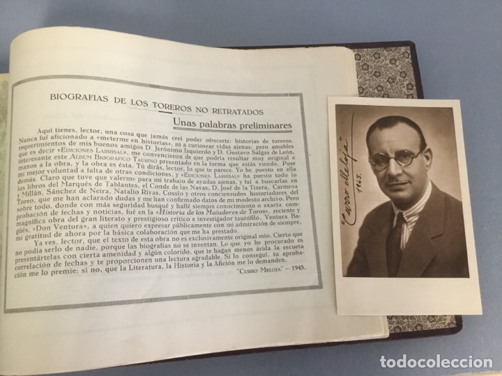 Tauromaquia: ALBUM BIOGRAFICO TAURINO, con una foto espl&eacute;ndida de Manolete firmada por el torero