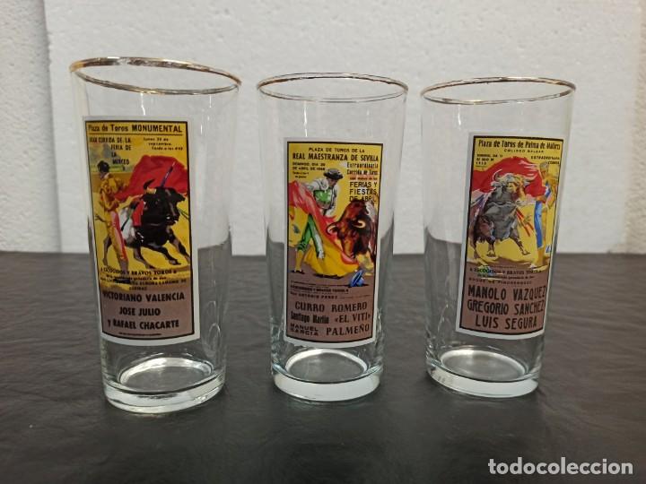 Tauromaquia: 3 vasos decorados con carteles taurinos. 1958. C-22