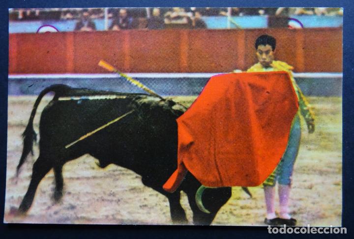 Tauromaquia: Chamaco, El derechazo, antigua postal sin circular - Foto 1