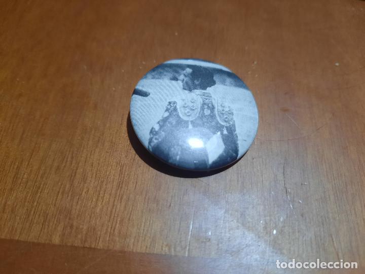 Tauromaquia: EL LITRI. TORERO. CHAPA-PIN. 0,31 MM. DE DI&Aacute;METRO. PARTE ATR&Aacute;S MET&Aacute;LICA.