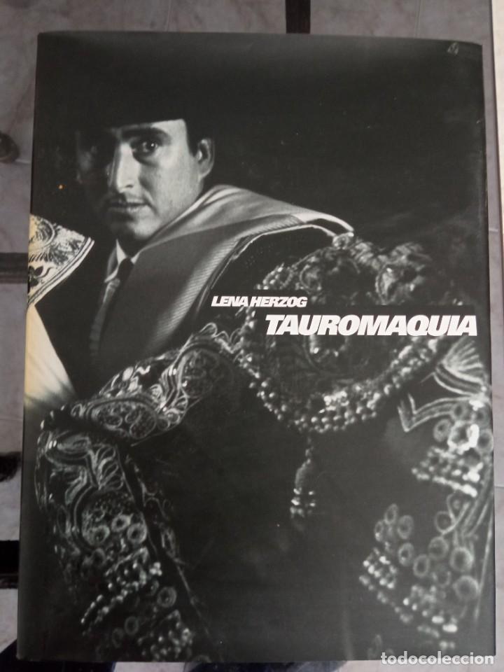 Stierkampf: Tauromaquia. Fotograf&iacute;as de Lena Herzog