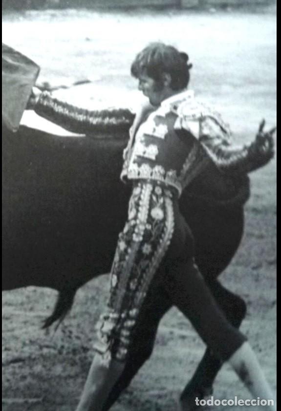 Tauromaquia: Trozo de la manga del Traje de Luces de Manuel Benítez ”El Cordobés” 1967 - Foto 10 - 286282808