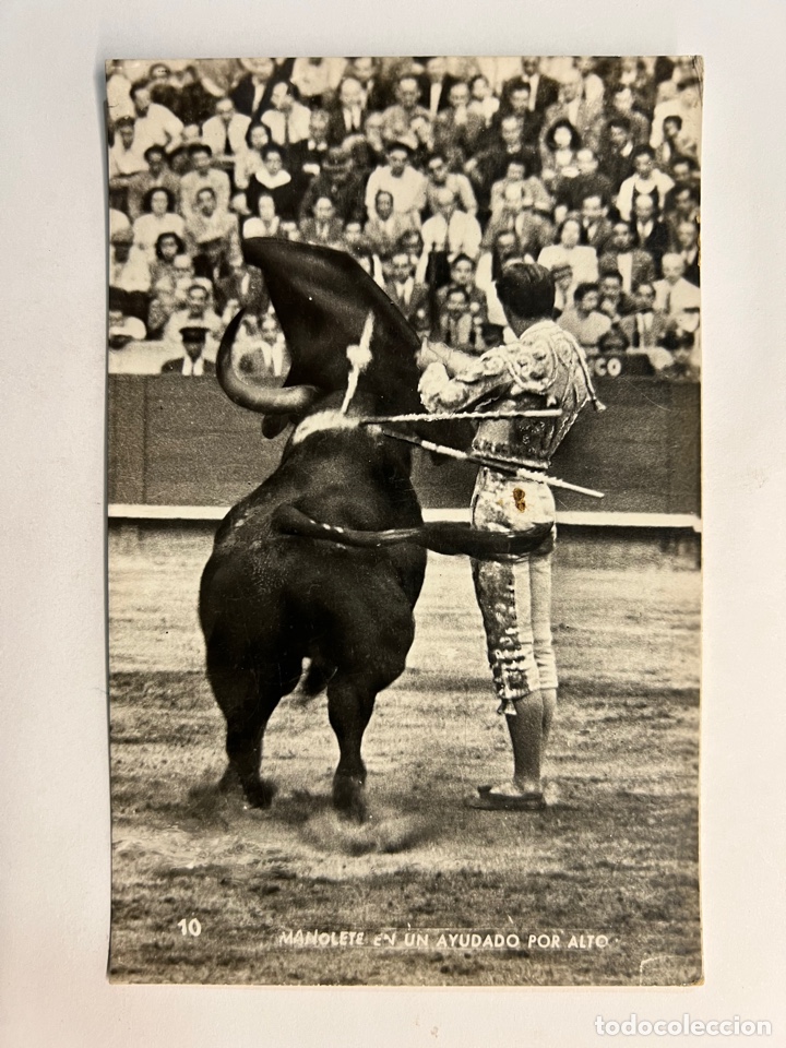 Tauromaquia: TAUROMAQUIA POSTAL No.10, Manolete en un ayudado de alto. Edic., Zerkowitz (h.1940?) S/C