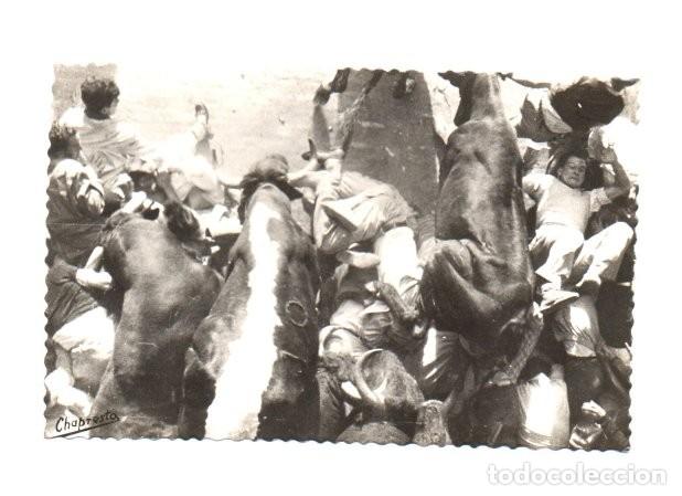 Tauromaquia: POSTAL FOTOGRAFICA N&ordm; 157 - SAN FERMINES ENCIERROS: MOMENTO IMPRESIONANTE . CHAPRESTO. SIN CIRCULAR