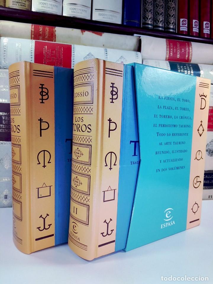 Tauromachia: LOS TOROS. TRATADO T&Eacute;CNICO E HIST&Oacute;RICO. 2 Vol&uacute;menes en su estuche. COSS&Iacute;O. Conservados en vitrina