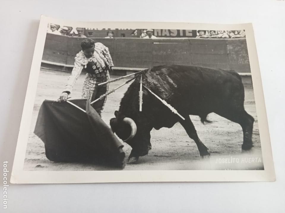 Tauromaquia: ANTIGUA FOTOGRAFIA. TAUROMAQUIA. TORERO JOSELITO HUERTA. FOTO CARLOS, MEXICO. 18 X 13 CM