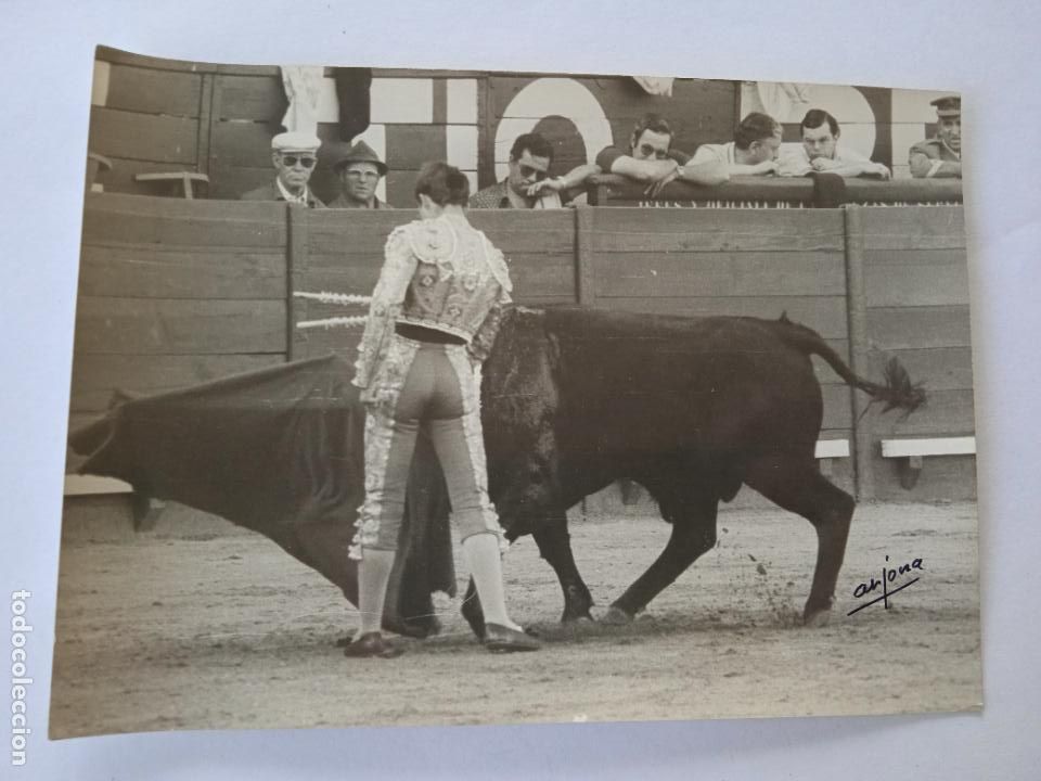 Tauromaquia: FOTOGRAFIA. TORERO PEPE LUIS VAZQUEZ ( HIJO). FOTO ARJONA. 13 X 18 CM APROX.