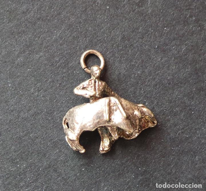 Tauromaquia: COLGANTE TORERO EN PLATA. - Foto 3