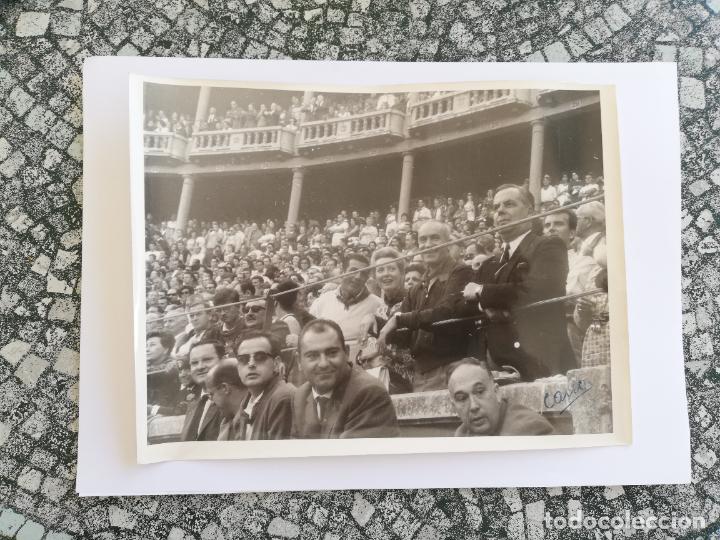 Tauromaquia: FOTOGRAFIA ANTIGUA. TAUROMAQUIA. TORERO ORDO&Ntilde;EZ. 1963. FOTO CANO. 18 X 24 CM APROX.