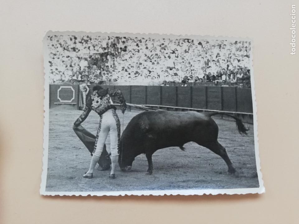 Bullfighting: FOTOGRAFIA ANTIGUA. TAUROMAQUIA. TORERO PEPE LUIS VAZQUEZ. FOTO SERRANO. 9 X 12 CM APROX.