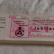 Tauromaquia: TALONARIO PLAZA TOROS TORREVIEJA 100 ENTRADAS CONSECUTIVAS 1986 JUBILADO BENEFICIO HOSPITAL