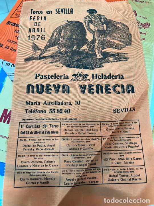 Tauromaquia: CARTEL DE TOROS EN SEDA - TOROS EN SEVILLA A&Ntilde;O 1976 - MEDIDA 37X22 CM