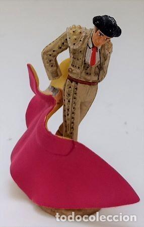 Tauromaquia: FIGURA DE PLOMO TAURINA, EN UN LANCE DE LA LIDIA. (REVOLERA). DE ALTAYA. FIGUTAURINA-10